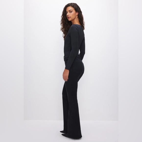 GOOD AMERICAN 
GOOD FLARE JEANS SIZE 1 - Picture 2 of 5